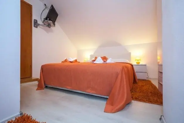 Comfort Tek Büyük Yataklı Oda