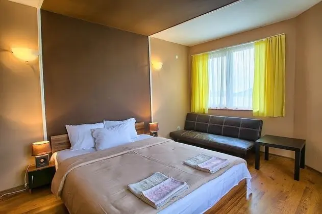 Tek Büyük veya İki Ayrı Yataklı Oda, Balkon