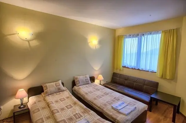 Tek Büyük veya İki Ayrı Yataklı Oda, Balkon