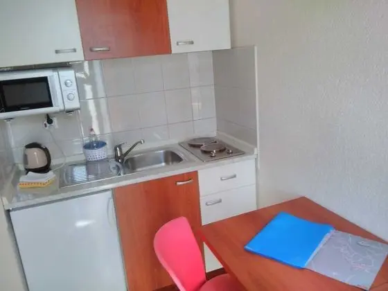 Stüdyo (Studio with Balcony)