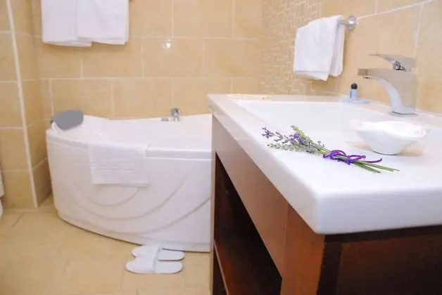 Tek Büyük Yataklı Oda