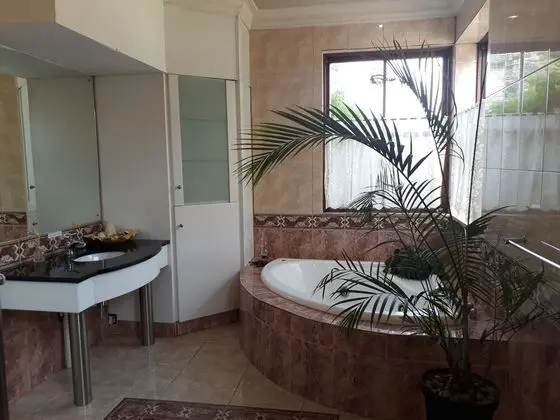 Deluxe Tek Büyük Yataklı Oda, 1 Yatak Odası