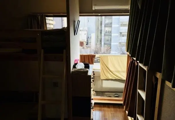 Ortak Ranzalı Oda, Sadece kadınlar için