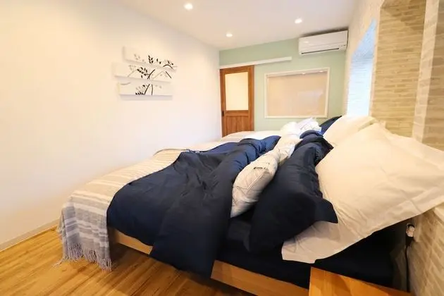 Ev, Birden Çok Yatak, Sigara İçilmez (Private Vacation)