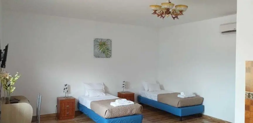 Tek Büyük veya İki Ayrı Yataklı Oda