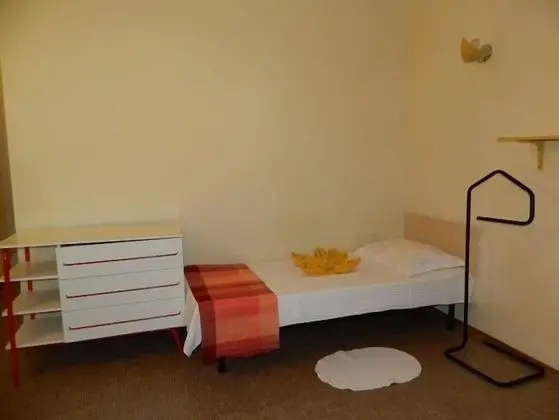 Üç Kişilik Oda