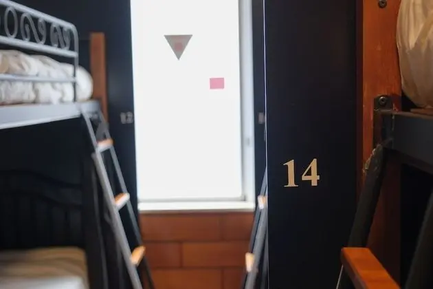 Ortak Ranzalı Oda, Karma Ranzalı Oda, Sigara İçilmez