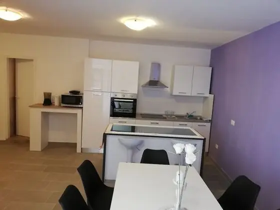 Standard Oda, Üzüm Asması Manzaralı