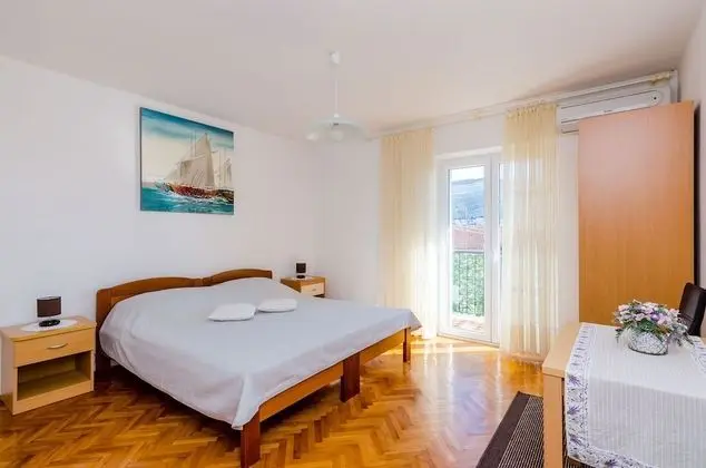 Tek Büyük Yataklı Oda (Double Room with Balcony)