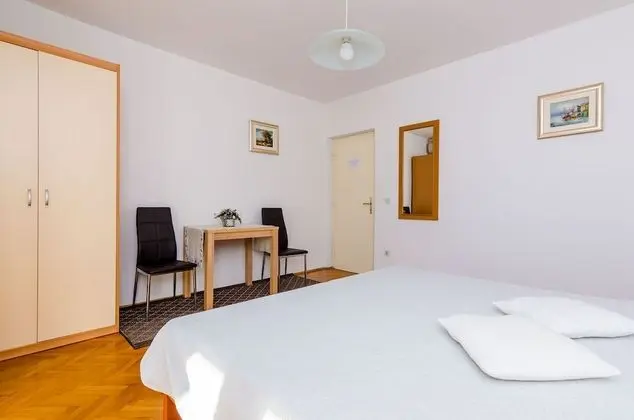 Tek Büyük Yataklı Oda (Double Room with Balcony)