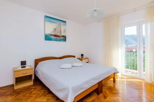 Tek Büyük Yataklı Oda (Double Room with Balcony)