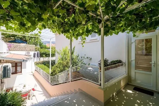Tek Büyük Yataklı Oda (Double Room with Balcony)
