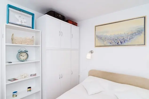 Tek Büyük Yataklı Oda (Double Room with Private External Bat)