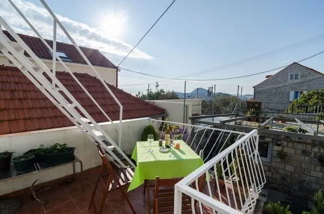 Tek Büyük Yataklı Oda (Double Room with Private External Bat)