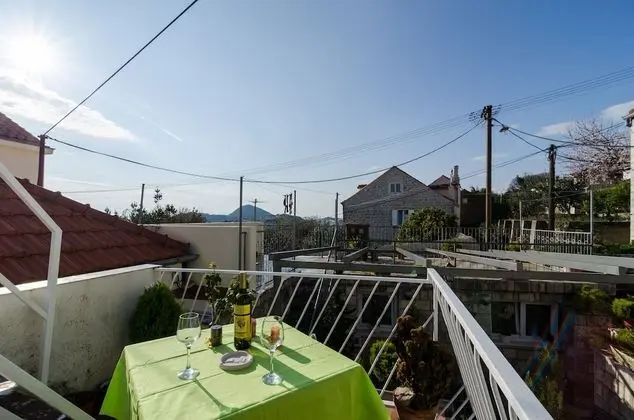 Tek Büyük Yataklı Oda (Double Room with Private External Bat)