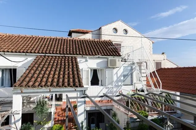 Tek Büyük Yataklı Oda (Double Room with Private External Bat)