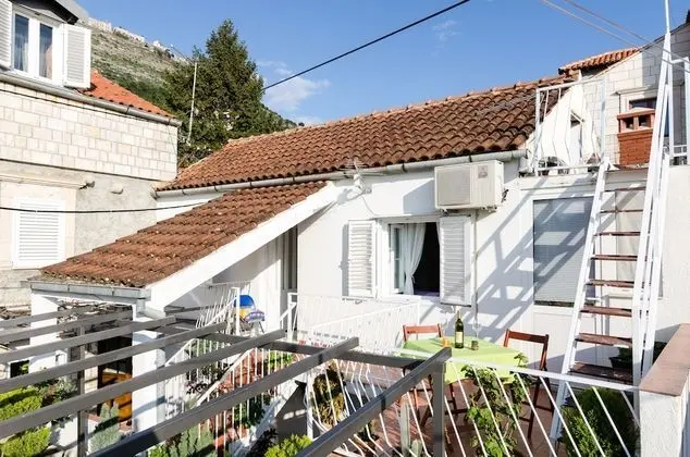 Tek Büyük Yataklı Oda (Double Room with Private External Bat)