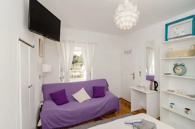 Tek Büyük Yataklı Oda (Double Room with Private External Bat)