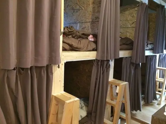 Ortak Ranzalı Oda, Karma Ranzalı Oda