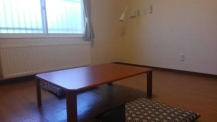 Üç Kişilik Oda, Ortak Banyo