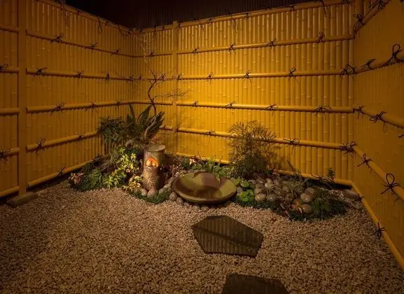Traditional Oda (Japanese Western Queen with Garden)