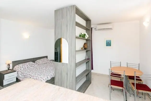 Stüdyo (Studio with Terrace)