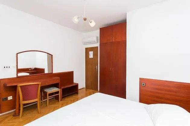 Tek Büyük veya İki Ayrı Yataklı Oda, Balkon