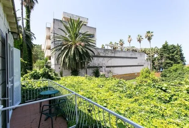 Tek Büyük veya İki Ayrı Yataklı Oda, Balkon