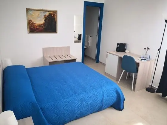 Standard Tek Büyük Yataklı Oda, 1 Çift Kişilik Yatak, Bahçe Manzaralı, Denize Bakan