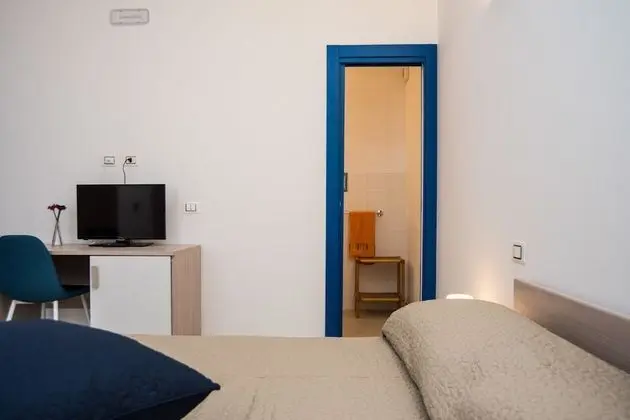 Standard Tek Büyük Yataklı Oda, 1 Çift Kişilik Yatak, Bahçe Manzaralı, Denize Bakan