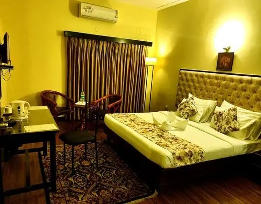 Deluxe Tek Büyük Yataklı Oda