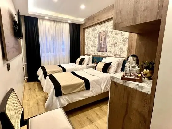 Twin, Sokak Manzaralı