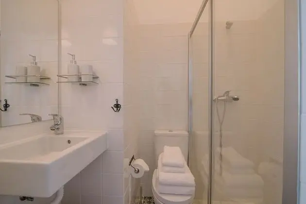 Basic Tek Büyük Yataklı Oda