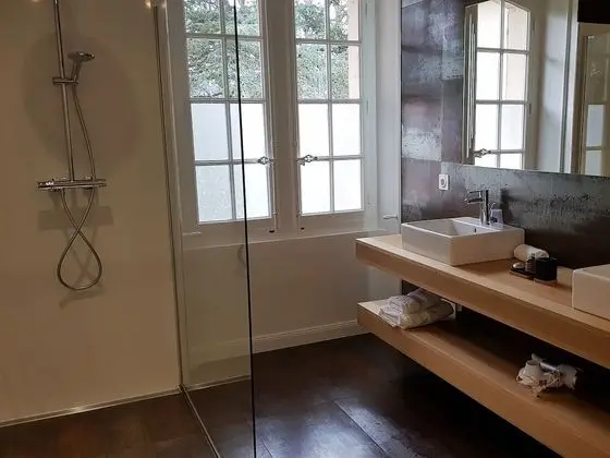 Tek Büyük veya İki Ayrı Yataklı Oda, Banyolu/Duşlu, Bahçe Manzaralı