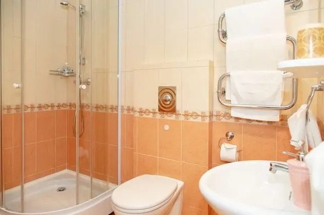 Deluxe Tek Büyük veya İki Ayrı Yataklı Oda