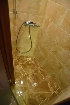 Economy Tek Büyük Yataklı Oda, Ortak Banyo (  A  )