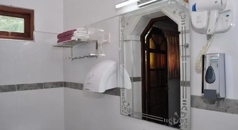 Superior Tek Büyük Yataklı Oda, 1 En Büyük (King) Boy Yatak, Balkon, Bahçe Manzaralı