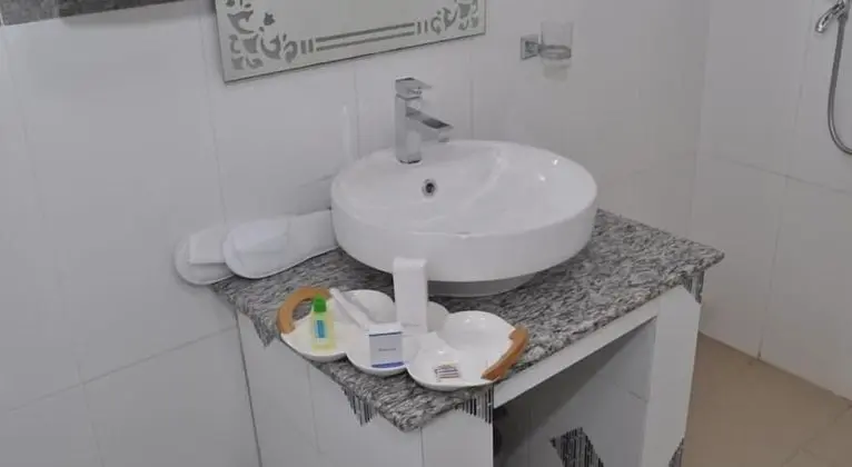 Superior Tek Büyük Yataklı Oda, 1 En Büyük (King) Boy Yatak, Balkon, Bahçe Manzaralı