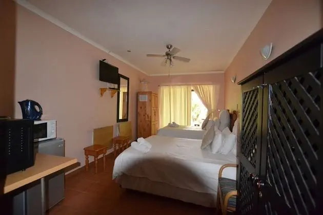 Basic Tek Büyük Yataklı Oda (with Extra Bed)