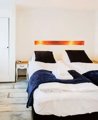 Tek Büyük veya İki Ayrı Yataklı Oda, Özel Banyo (103)