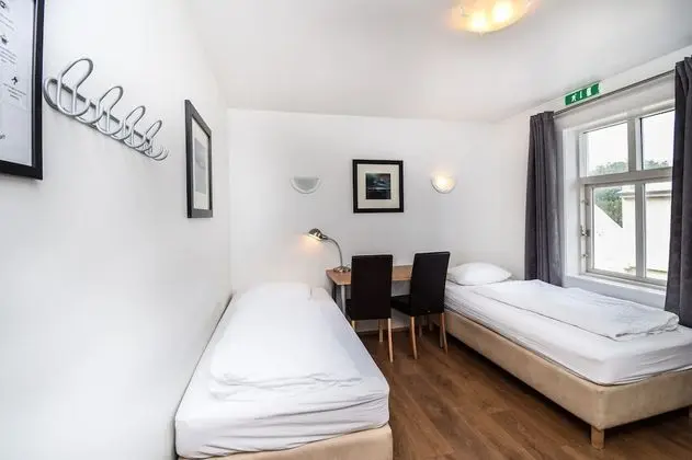 Tek Büyük veya İki Ayrı Yataklı Oda, Ortak Banyo