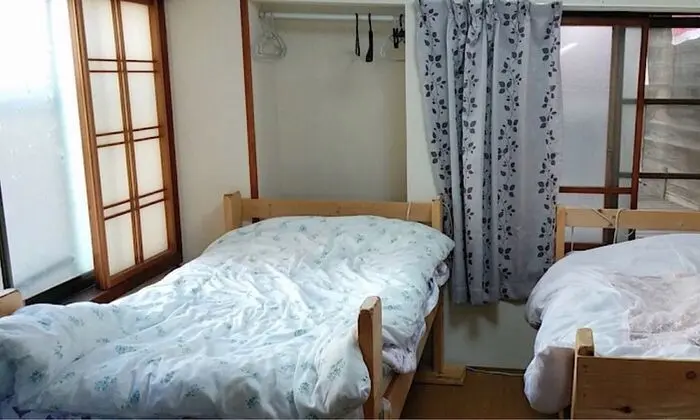 Ortak Ranzalı Oda, Sadece kadınlar için