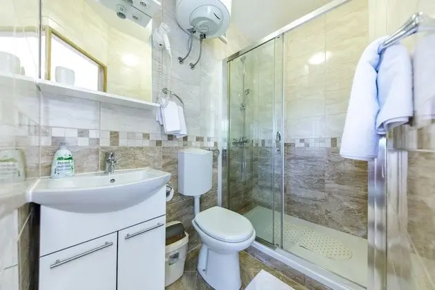 Standard Tek Büyük Yataklı Oda, Bahçe Manzaralı
