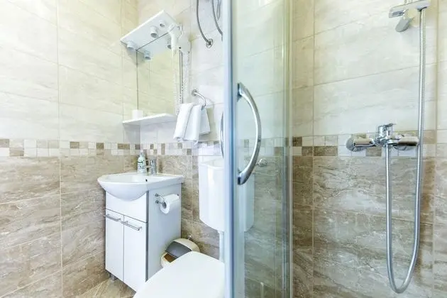 Standard Tek Büyük Yataklı Oda, Bahçe Manzaralı