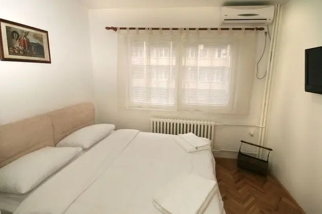 Tek Büyük Yataklı Oda