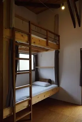 Ortak Ranzalı Oda, Karma Ranzalı Oda