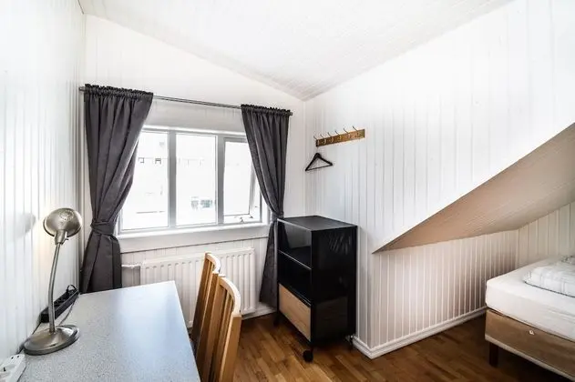 Tek Büyük veya İki Ayrı Yataklı Oda, Ortak Banyo