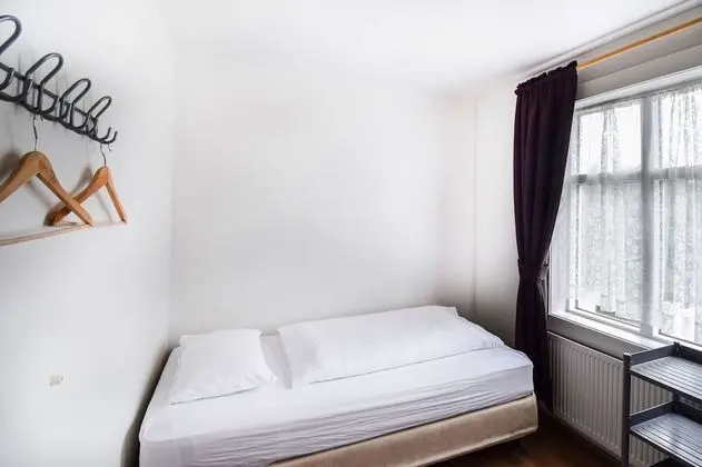 Tek Kişilik Oda, Ortak Banyo
