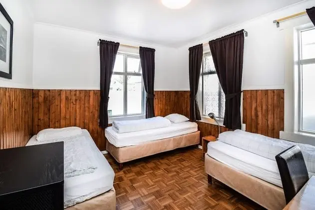 Üç Kişilik Oda, Ortak Banyo