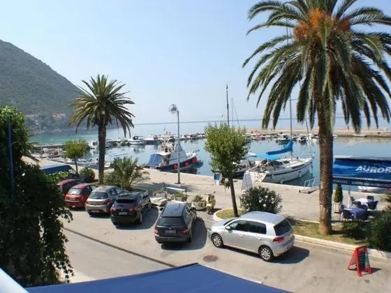 Tek Büyük Yataklı Oda (Double Room with Sea View)